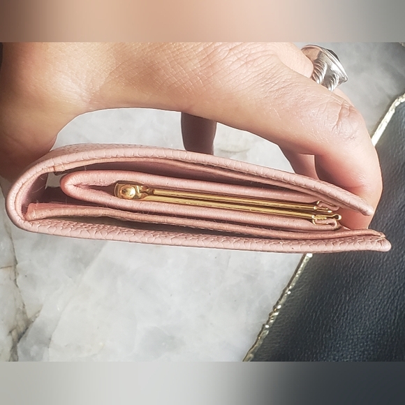 CHANEL PINK CAVIAR LONG WALLET VINTAGE | GOLD HARDWARE👛 - Picture 4 of 16